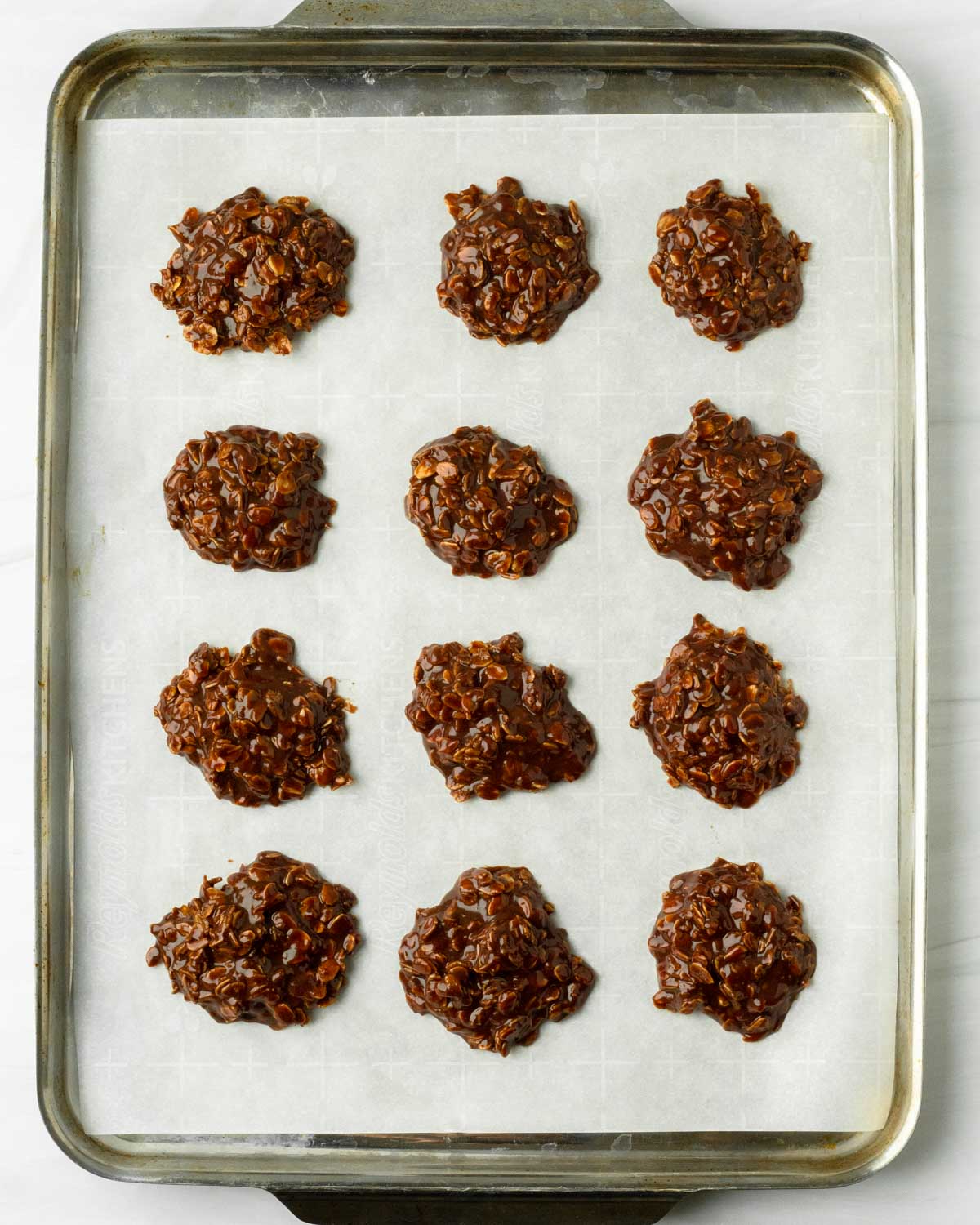 Step 3. Scoop the cookies onto the pan and chill in the fridge