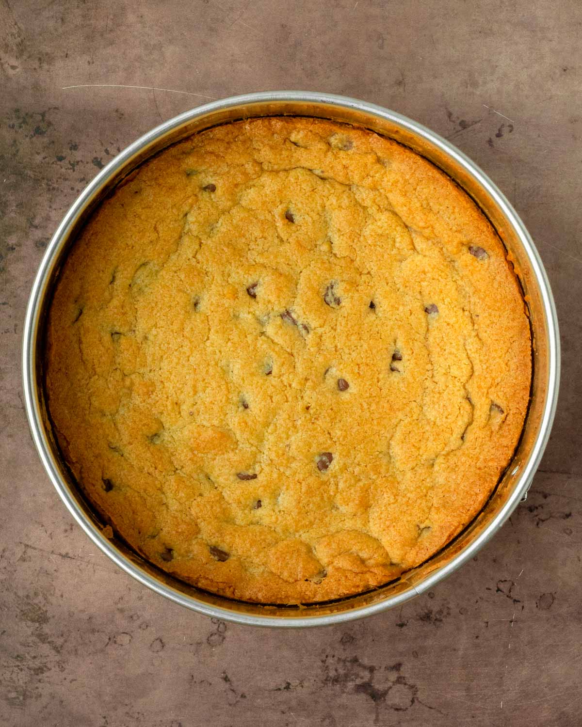 Step 3. Bake the cookie cake in the oven